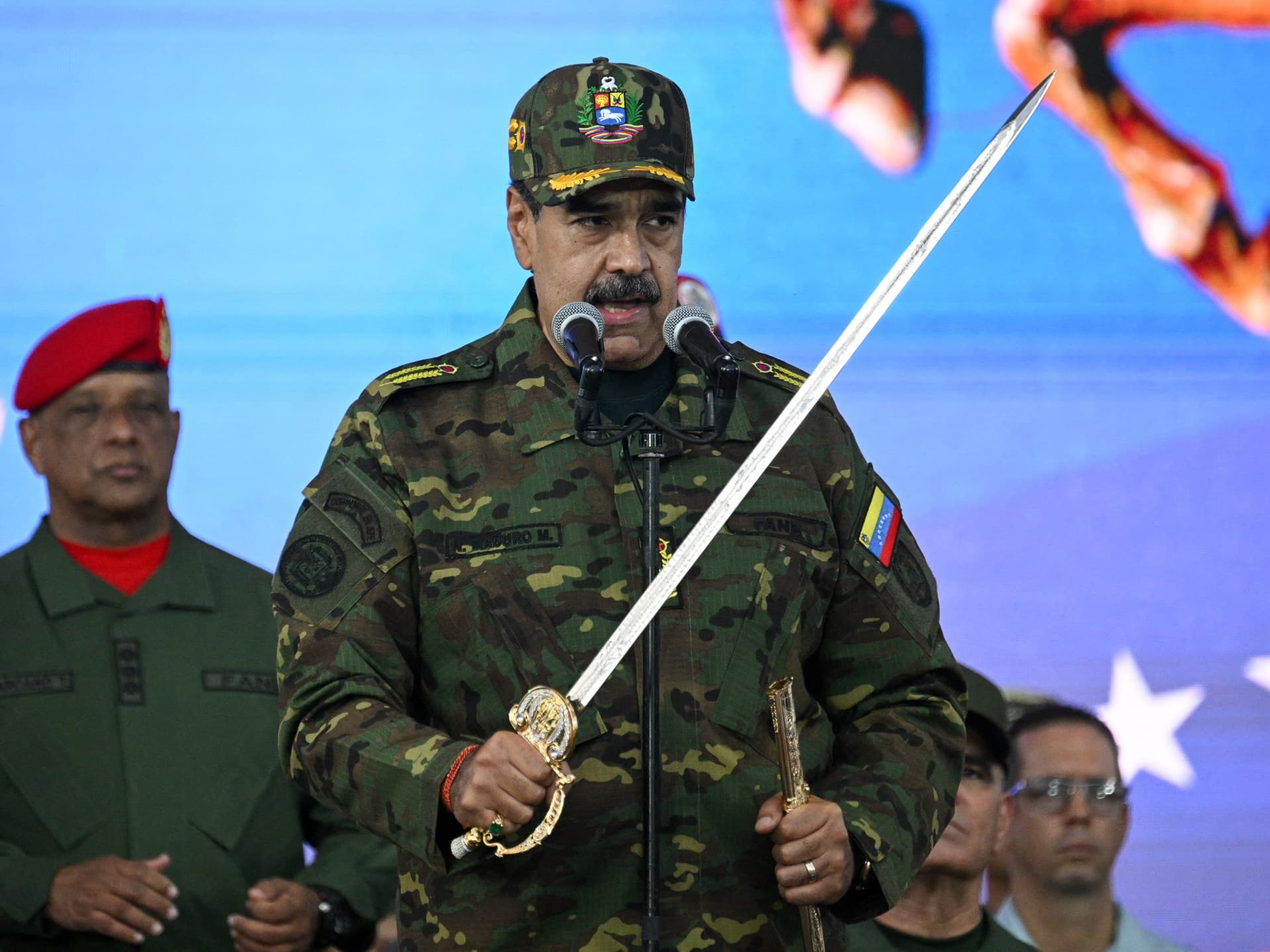 مادورو: من سائق الحافلة إلى مواجهة الإمبراطورية الأمريكية